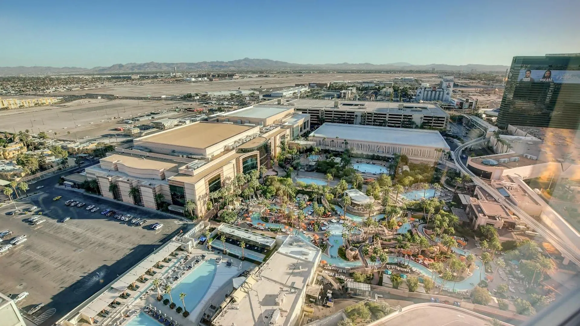 Classic Suite Mgm Signature 25Th Flr Pool View Las Vegas Amerikai Egyesült Államok