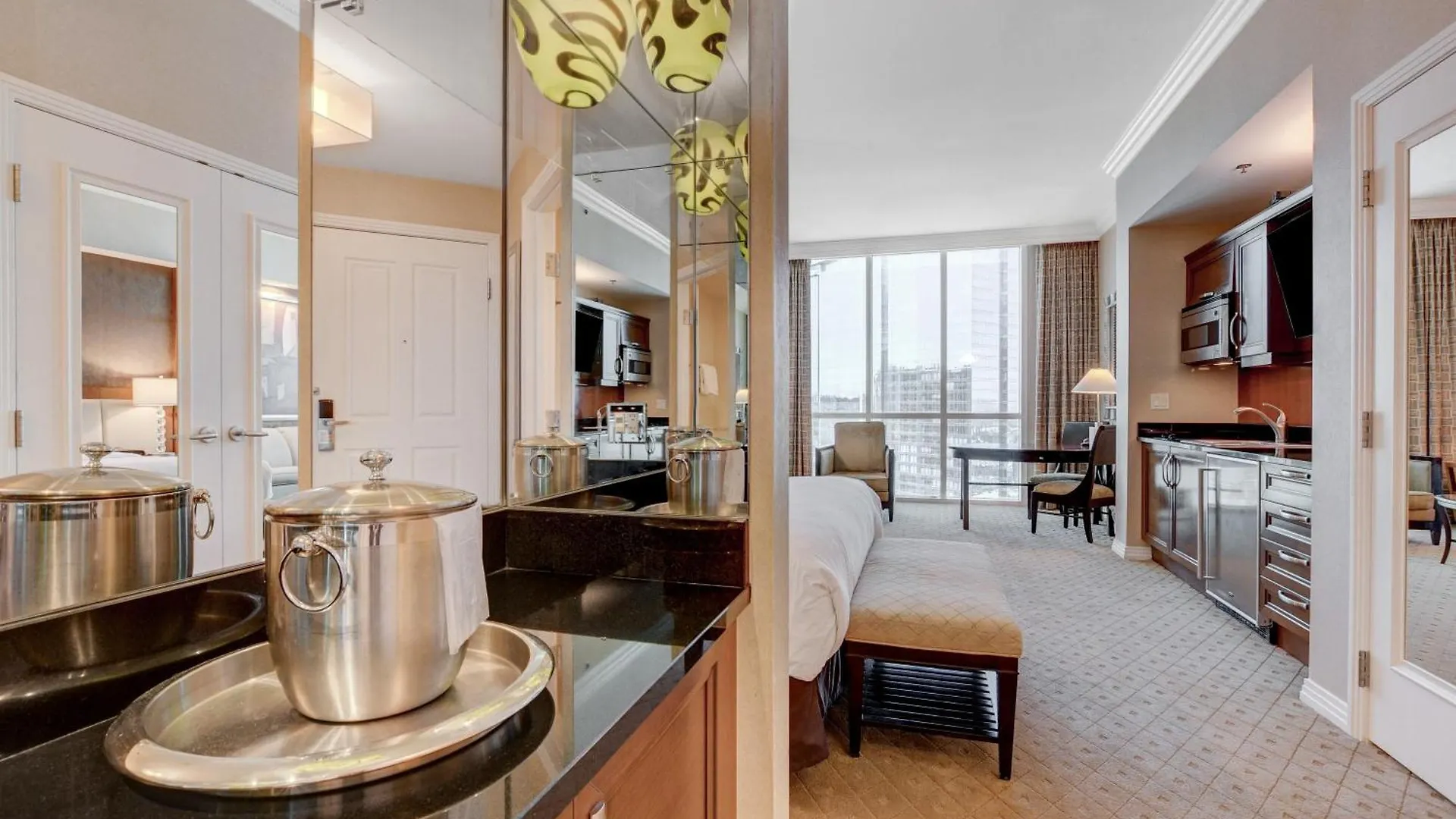 Classic Suite Mgm Signature 25Th Flr Pool View Las Vegas
