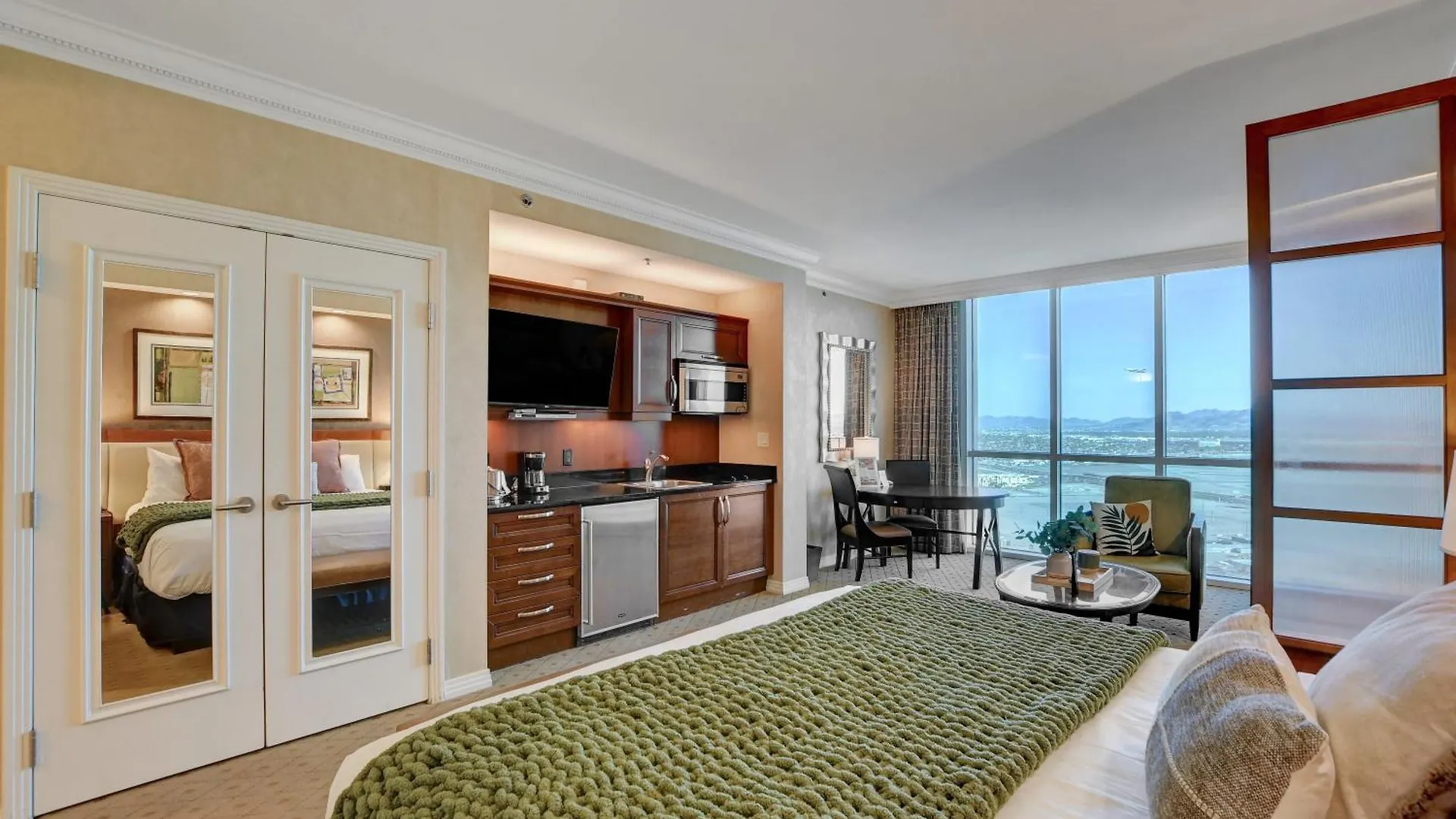 Classic Suite Mgm Signature 25Th Flr Pool View Las Vegas 0*,  USA